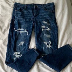 American eagle dark wash distressed jeans!!